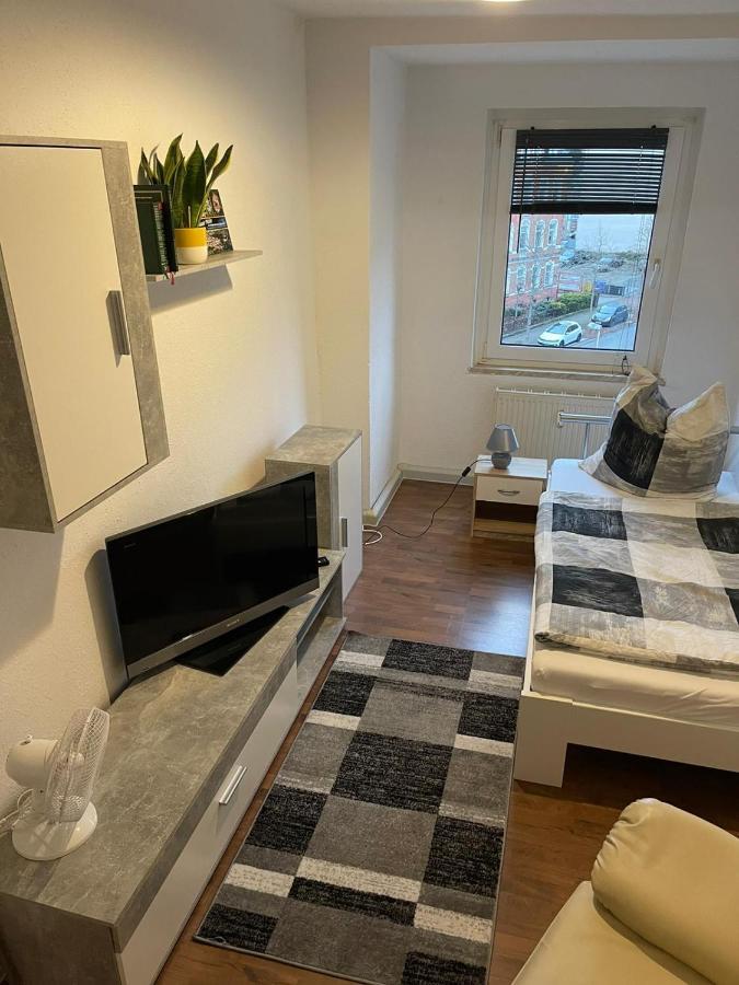 Kleine Wohnung Fuer Monteure Und Dienstreisen Τσβικάου Εξωτερικό φωτογραφία
