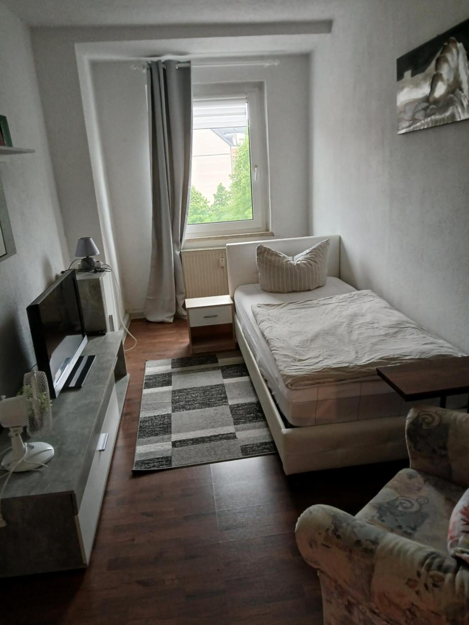 Kleine Wohnung Fuer Monteure Und Dienstreisen Τσβικάου Εξωτερικό φωτογραφία